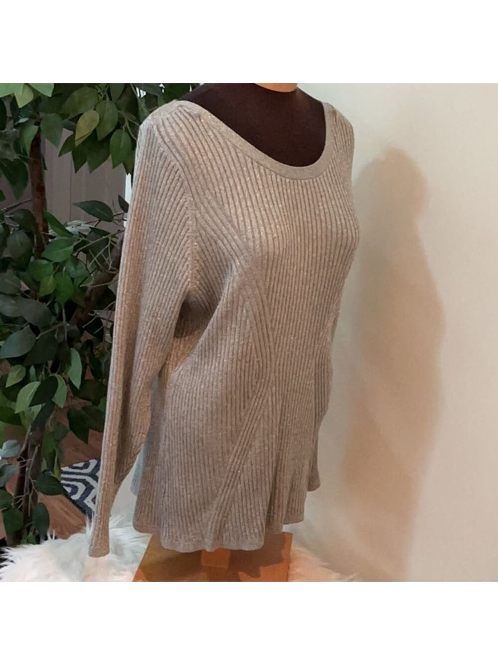 Lane Bryant silver metallic stretchy long sleeve sweater Woman’s 26/28 - Picture 10 of 16